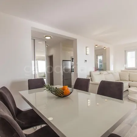 Luxury Sea & View Dammi شقة